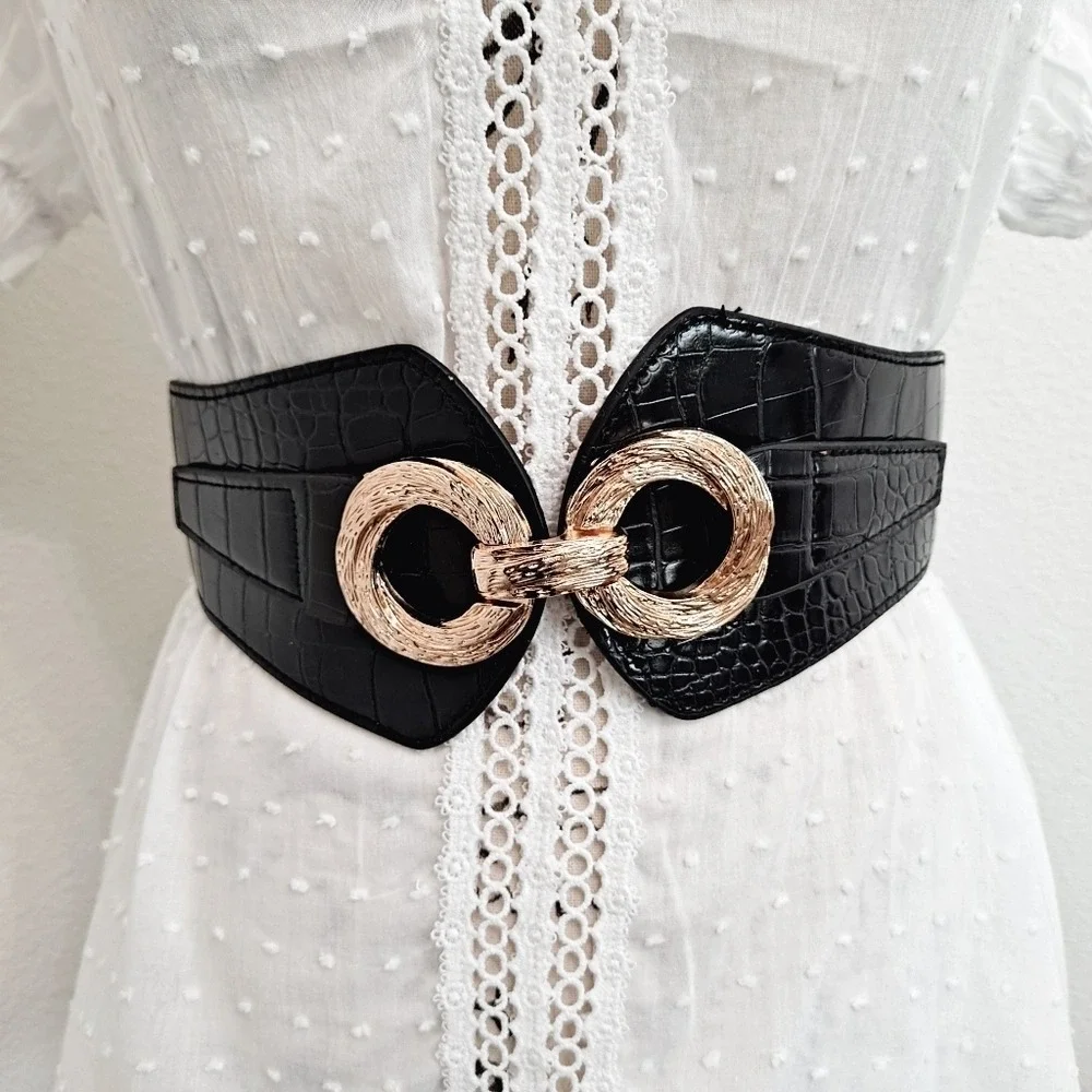 Black Croc Embossed Wide Elastic Waist Belt M Gold Buckle Statement Party event